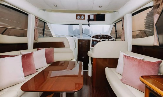 Jeannea Prestige 32ft | AED600/Hour